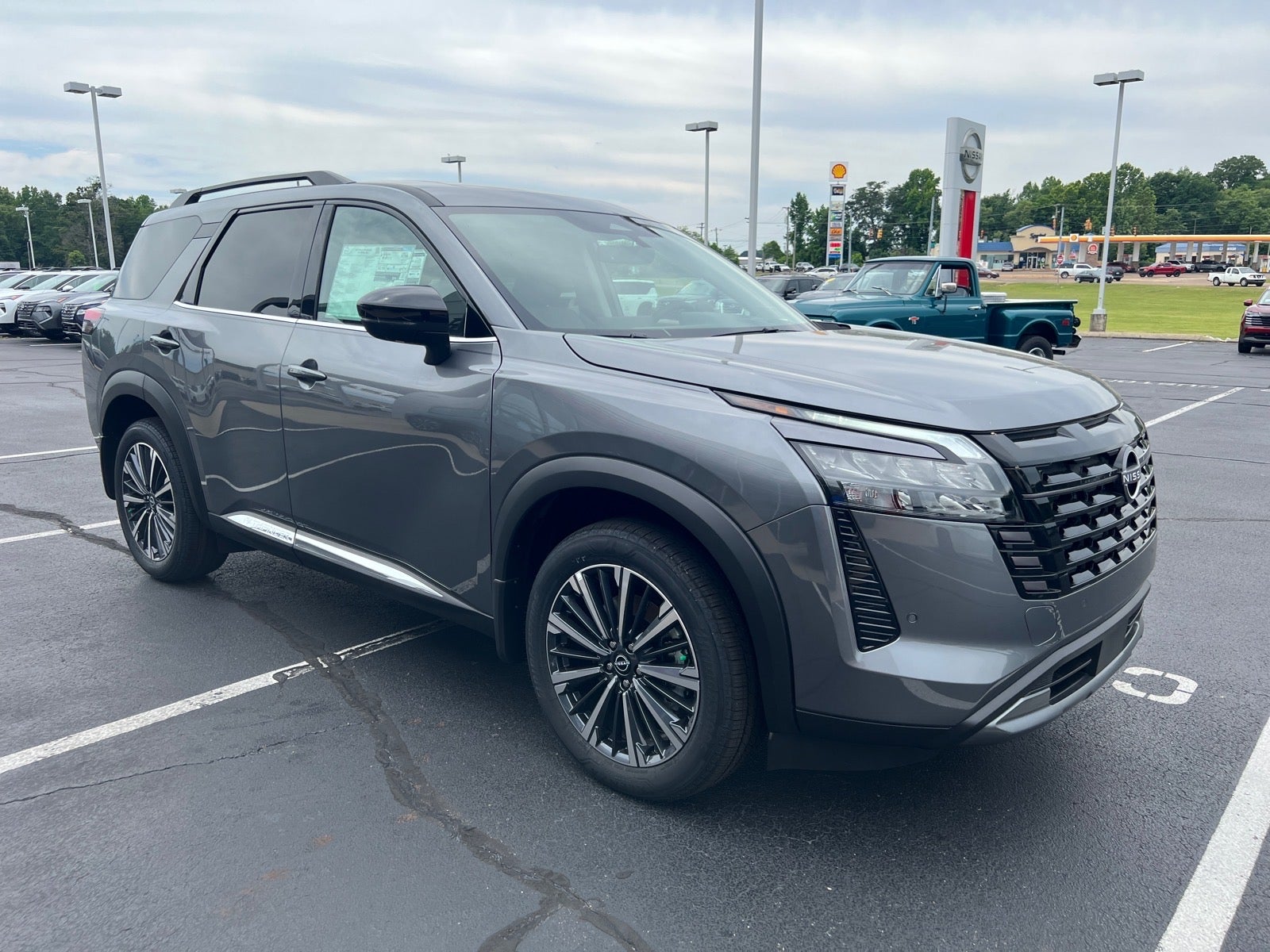 2026 Nissan Pathfinder Platinum
