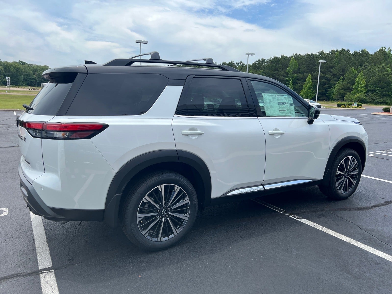 2026 Nissan Pathfinder Platinum