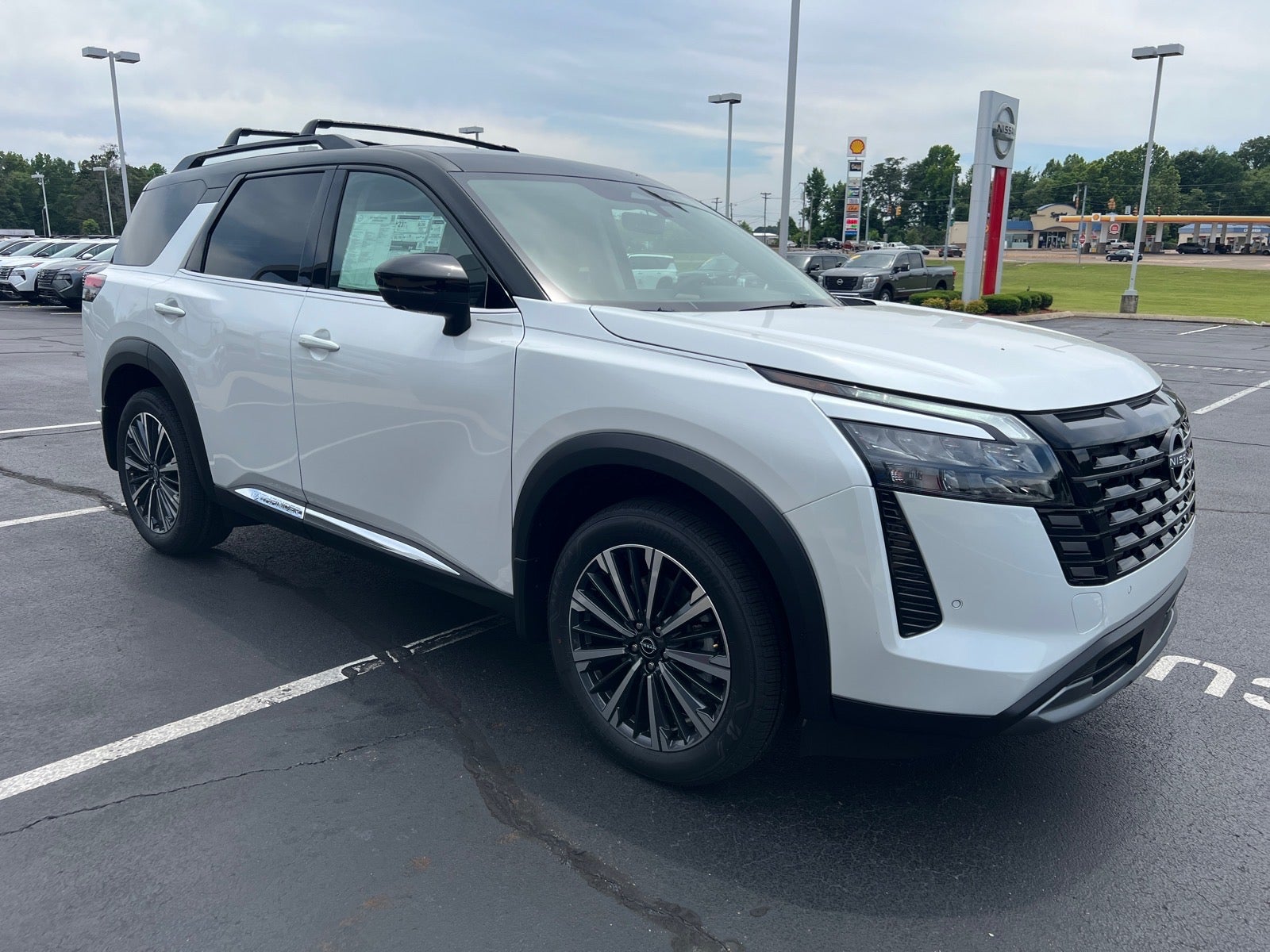 2026 Nissan Pathfinder Platinum
