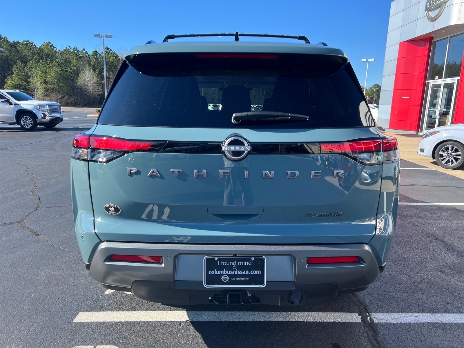2026 Nissan Pathfinder Platinum
