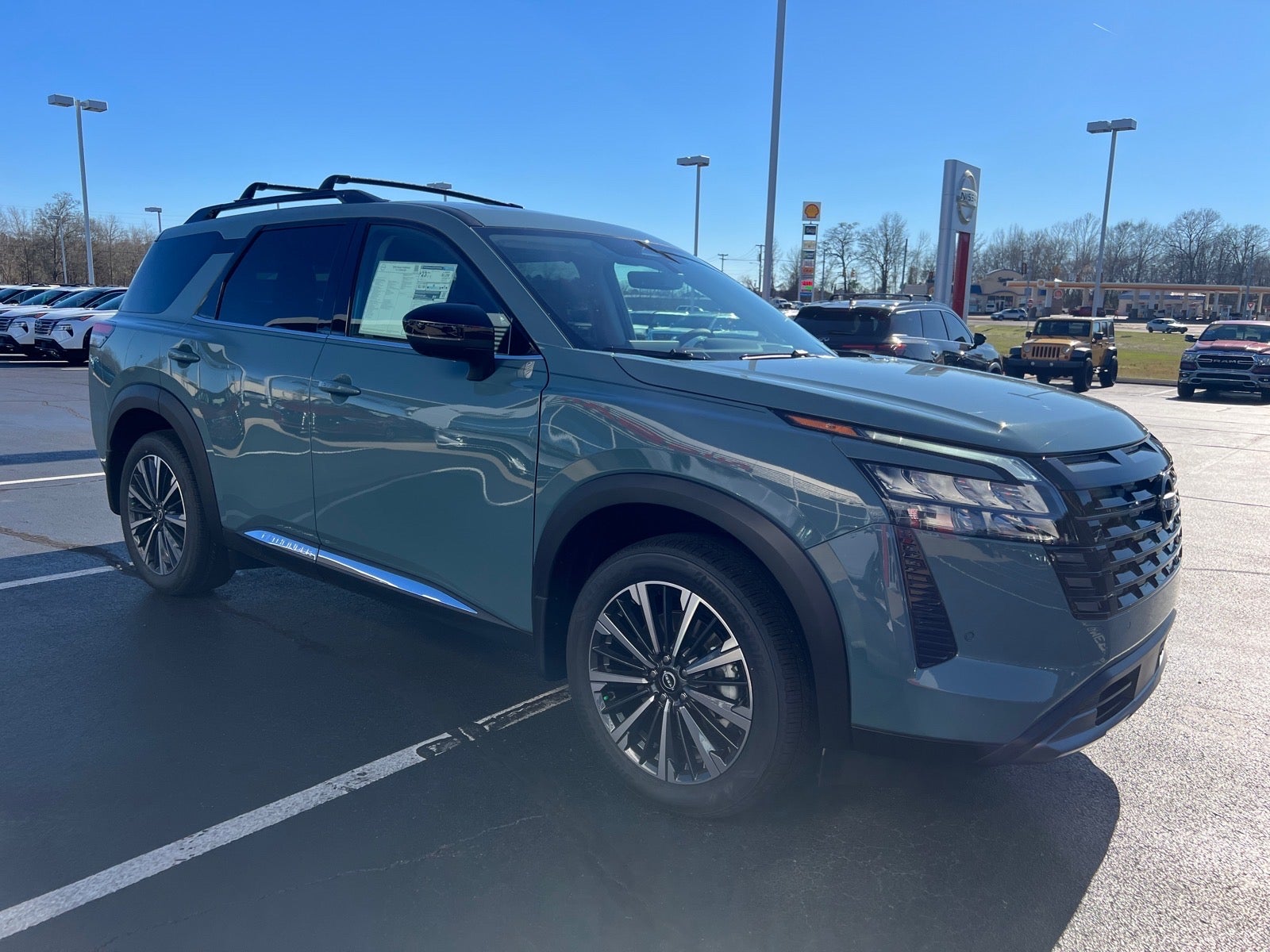 2026 Nissan Pathfinder Platinum