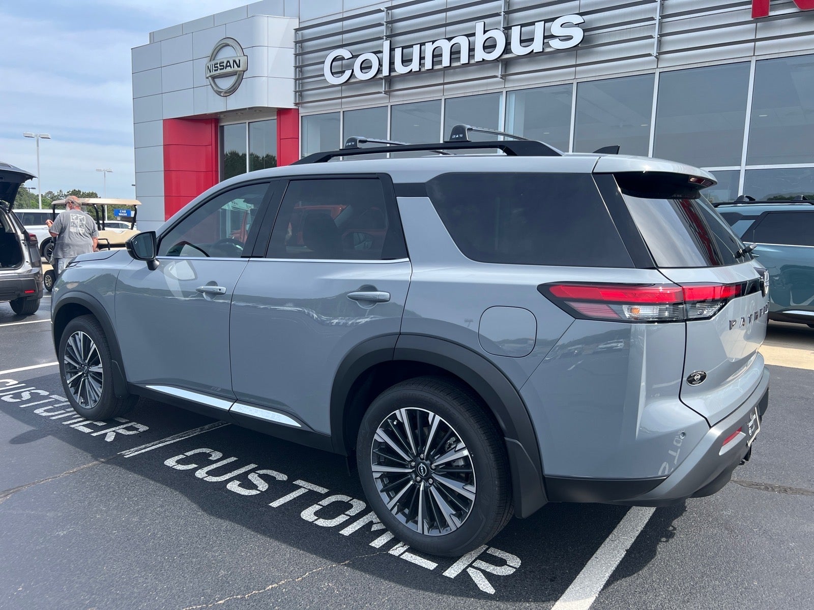 2026 Nissan Pathfinder Platinum