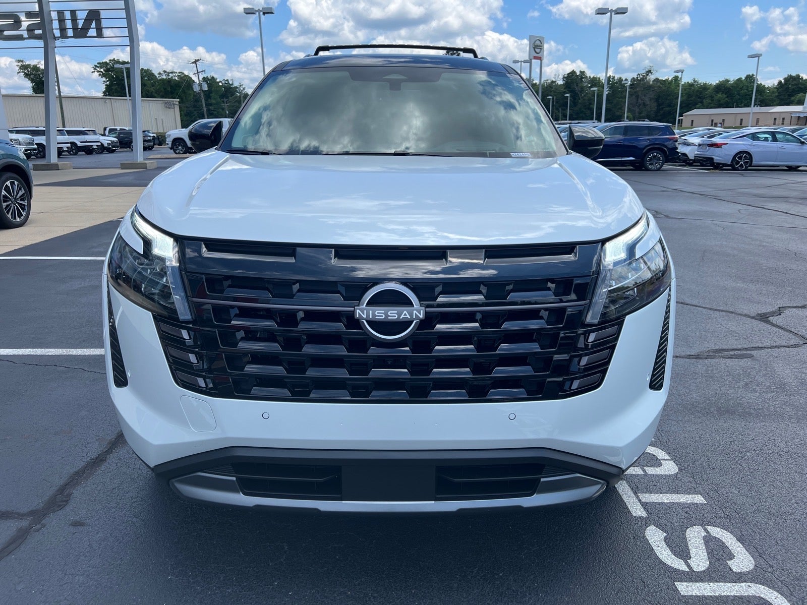 2026 Nissan Pathfinder Platinum