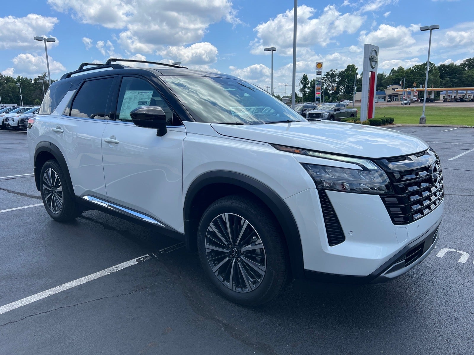 2026 Nissan Pathfinder Platinum