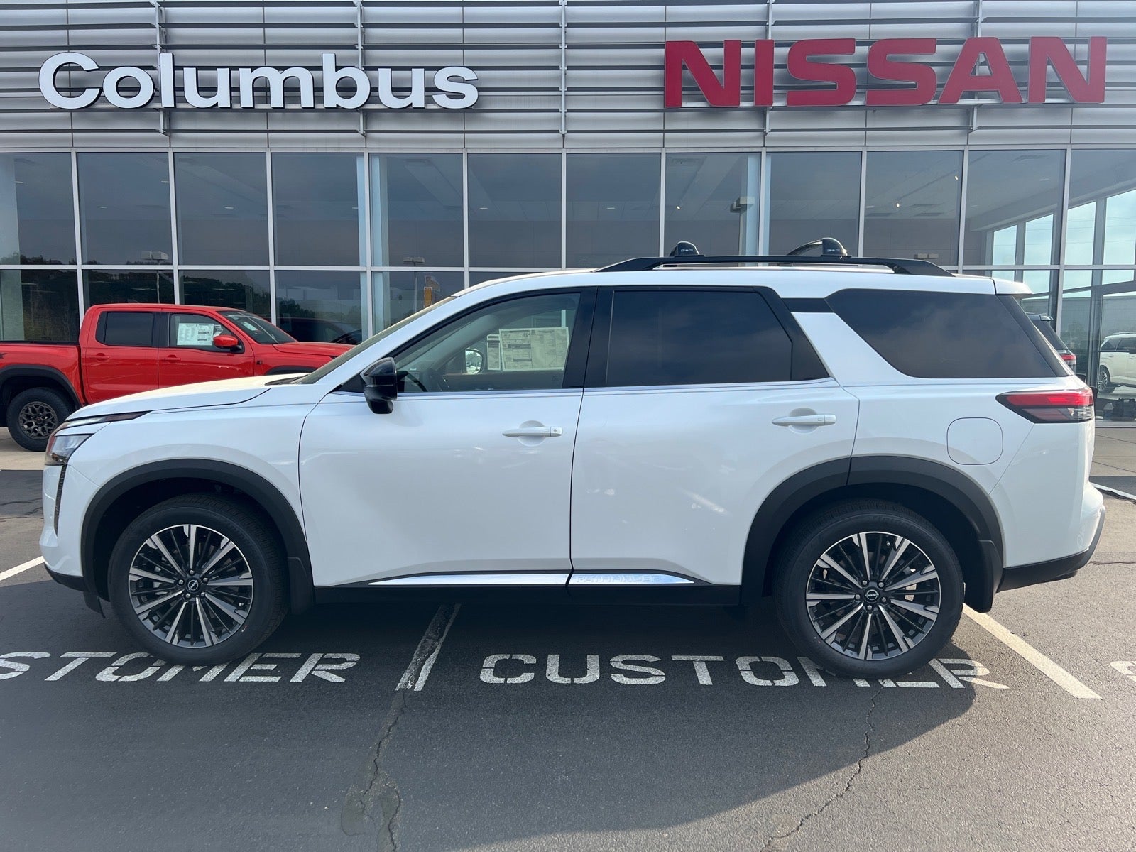 2026 Nissan Pathfinder Platinum