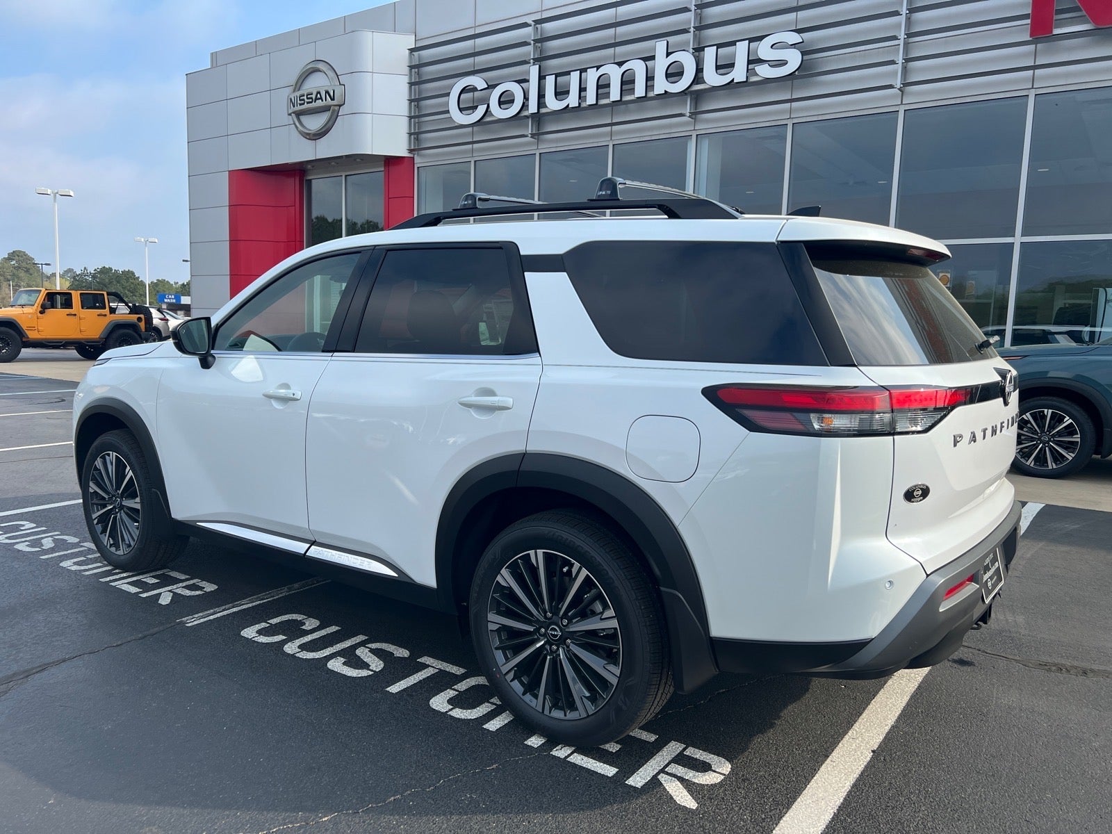 2026 Nissan Pathfinder Platinum