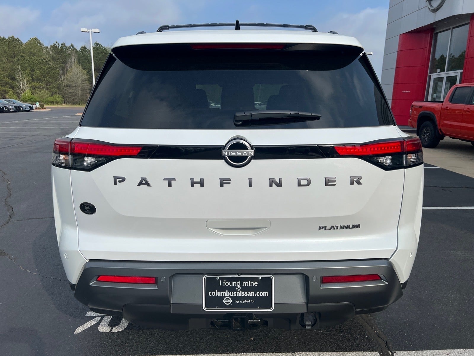 2026 Nissan Pathfinder Platinum