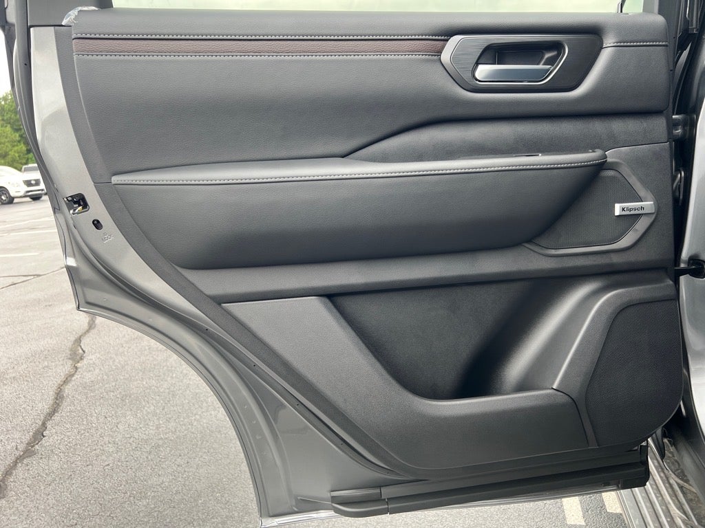 2025 Nissan Armada SL