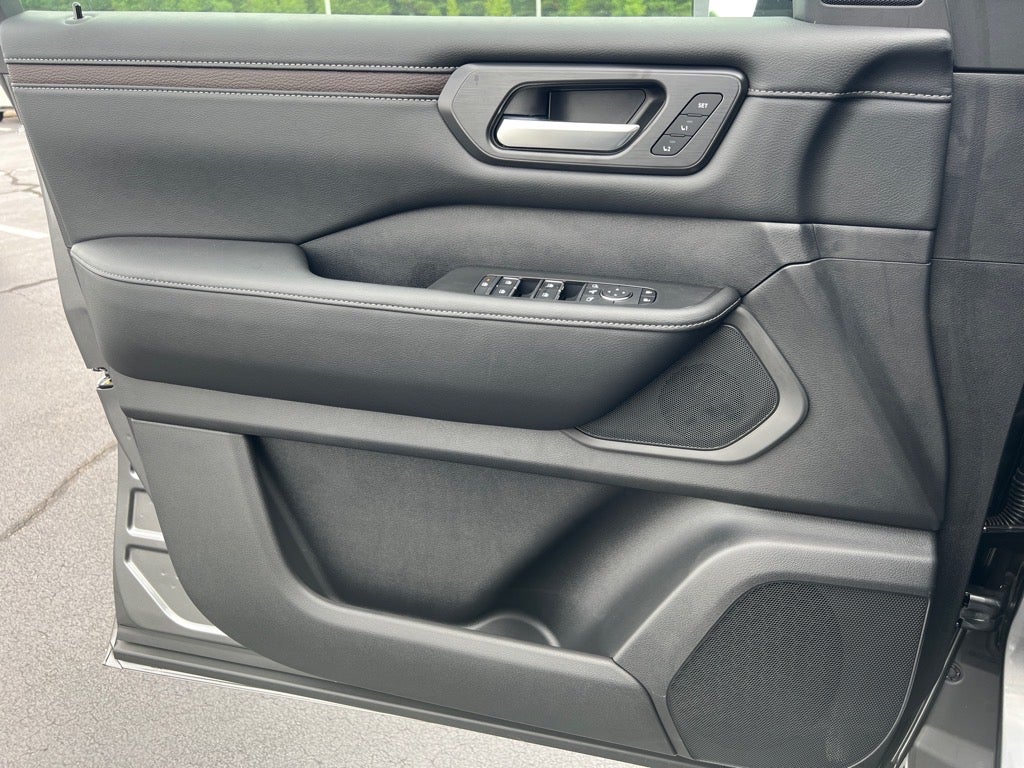 2025 Nissan Armada SL