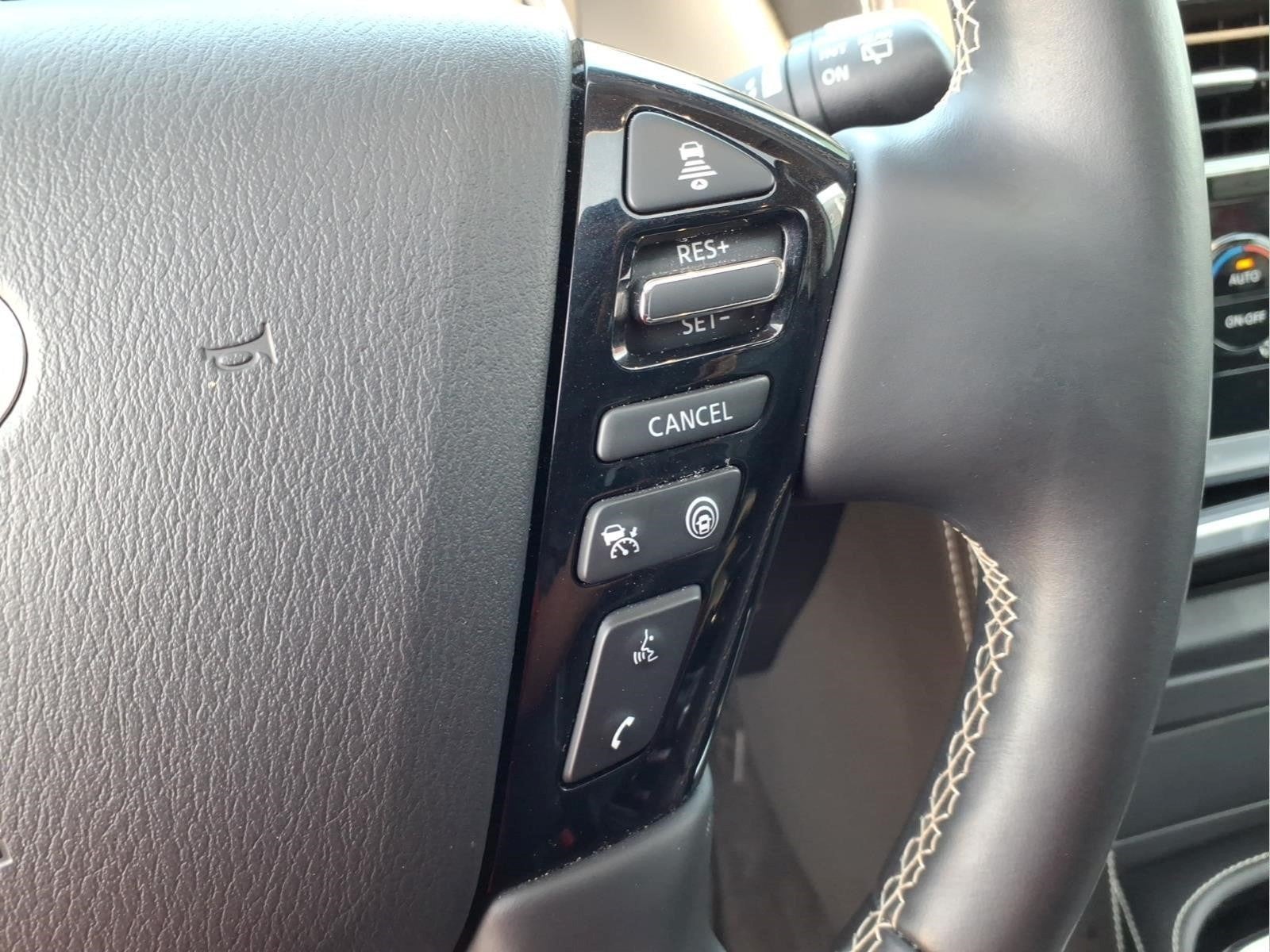 2023 INFINITI QX80 Premium Select