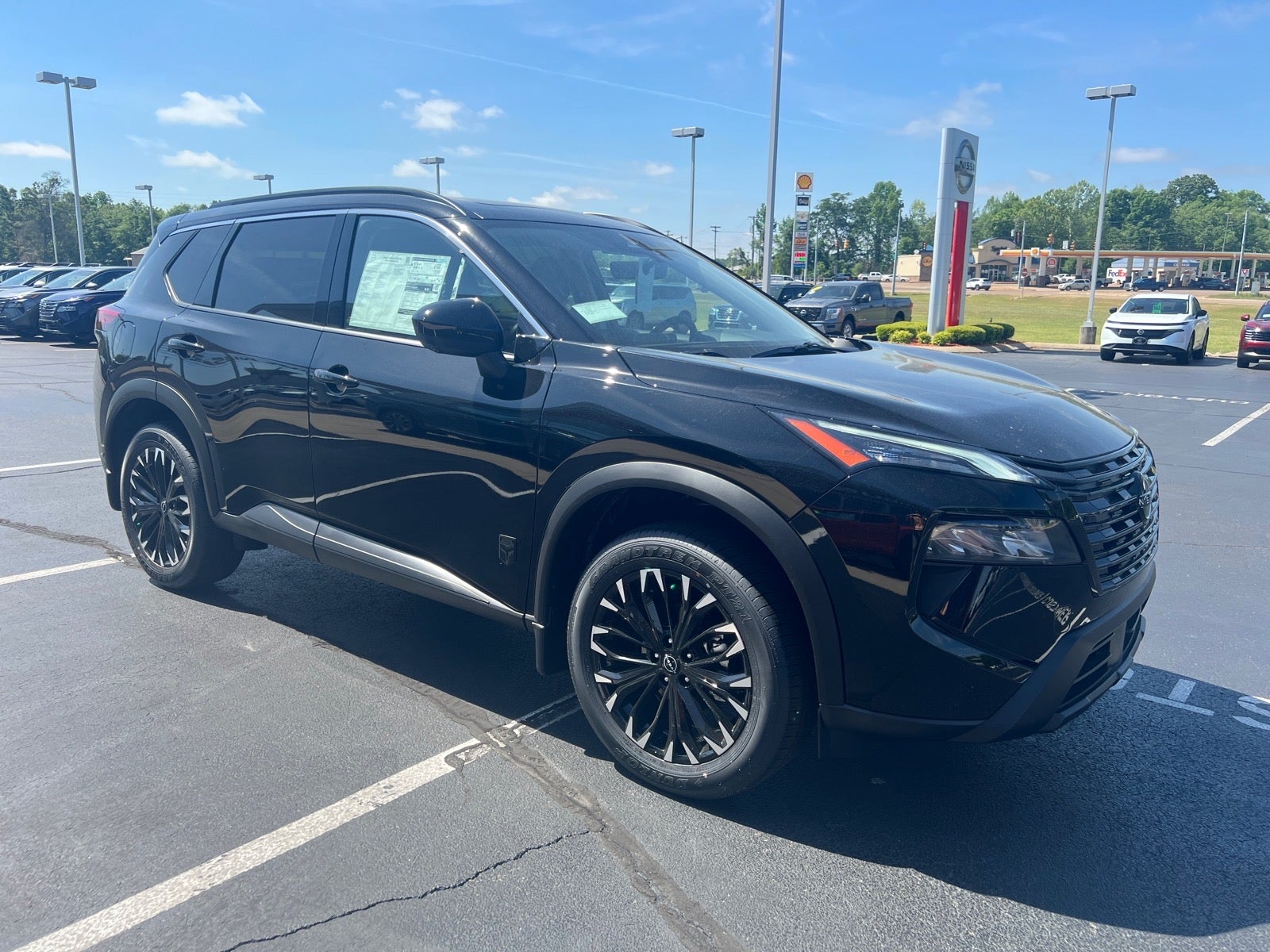 2026 Nissan Rogue SV