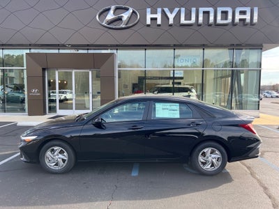 2026 Hyundai ELANTRA SE