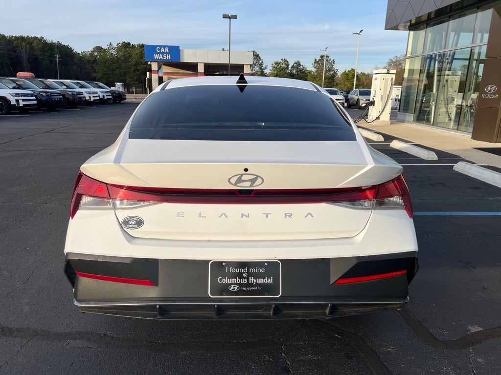 2024 Hyundai ELANTRA SEL
