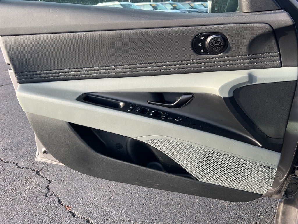 2024 Hyundai ELANTRA Hybrid Limited