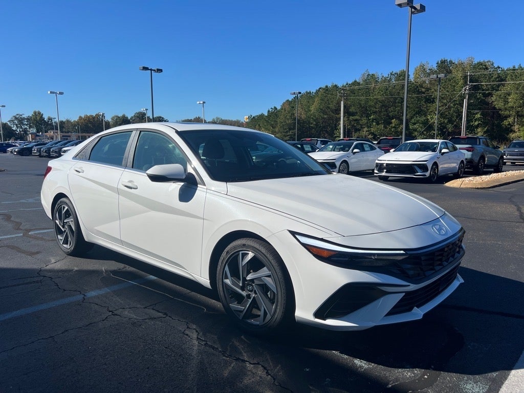 2025 Hyundai ELANTRA Limited