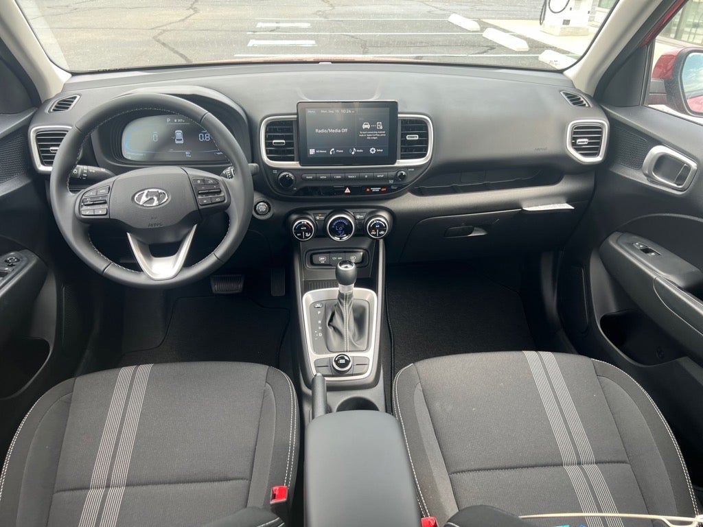 2025 Hyundai VENUE SEL